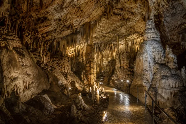 Sataplia Cave