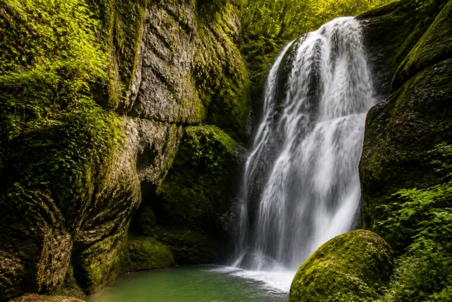 Kinchkha Waterfall